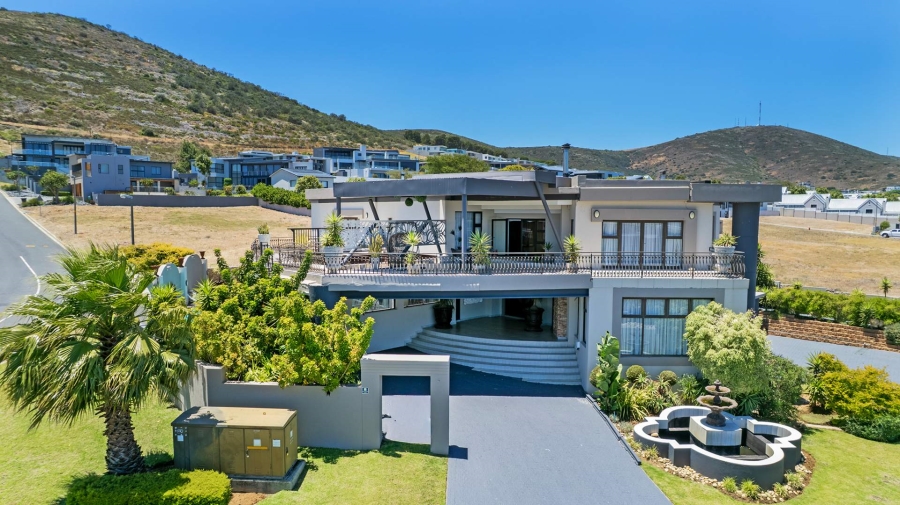 8 Bedroom Property for Sale in Baronetcy Estate Western Cape